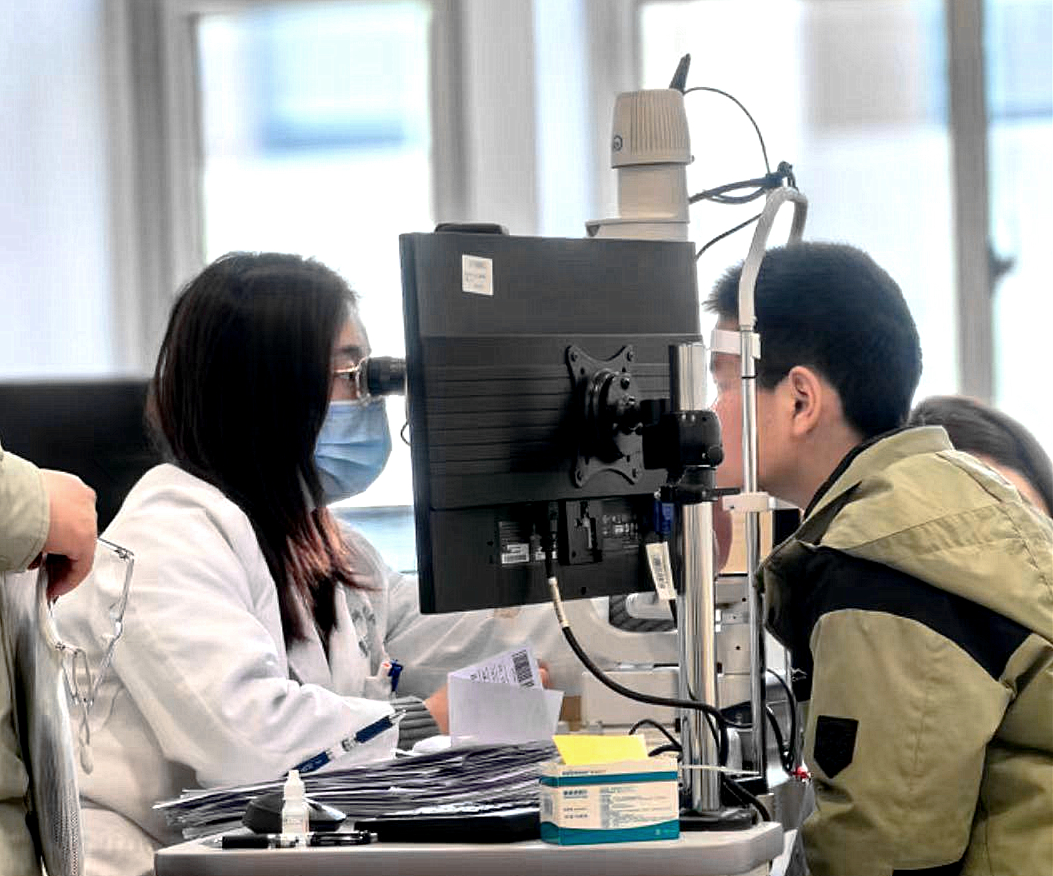 数字化智能验配角膜塑形镜“量眼定制”控制近视更好！